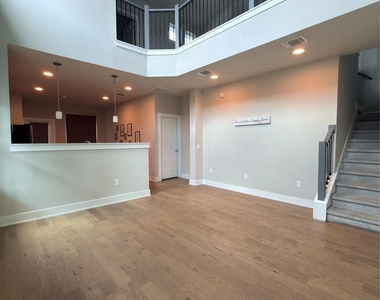 11216 Gadsen Ln - Photo Thumbnail 33