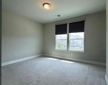 11216 Gadsen Ln - Photo Thumbnail 28