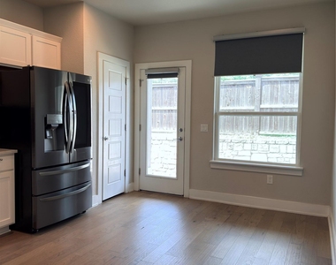 11216 Gadsen Ln - Photo Thumbnail 13