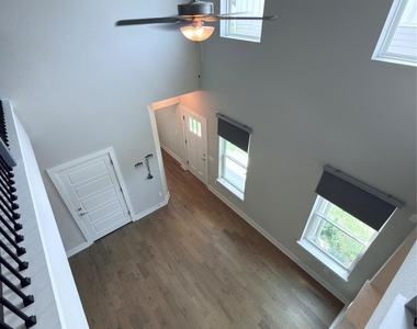 11216 Gadsen Ln - Photo Thumbnail 32