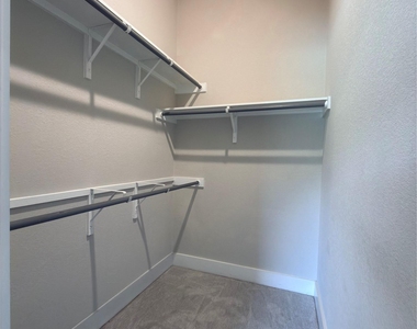 11216 Gadsen Ln - Photo Thumbnail 24