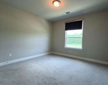 11216 Gadsen Ln - Photo Thumbnail 23