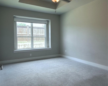 11216 Gadsen Ln - Photo Thumbnail 16