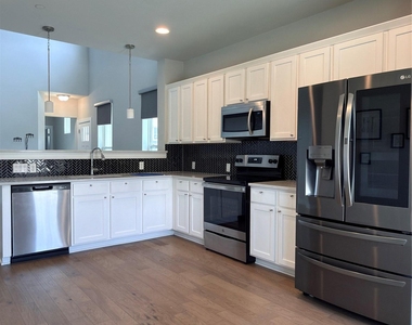 11216 Gadsen Ln - Photo Thumbnail 14