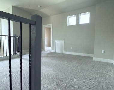 11216 Gadsen Ln - Photo Thumbnail 22