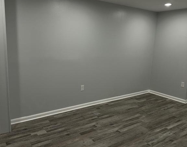 8516 Grandhaven Avenue - Photo Thumbnail 15
