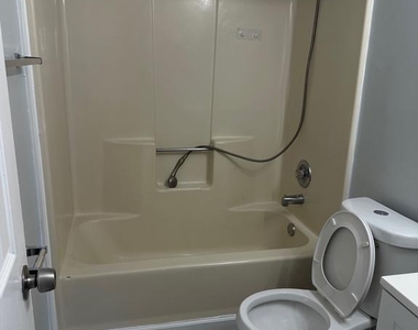 8516 Grandhaven Avenue - Photo Thumbnail 11