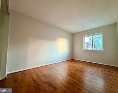 12053 Hallandale Terrace - Photo Thumbnail 5