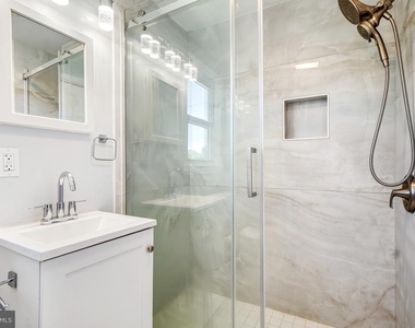 5204 Lackawanna Street - Photo Thumbnail 31