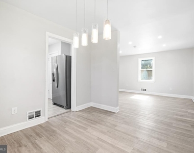 5204 Lackawanna Street - Photo Thumbnail 23