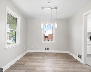 5204 Lackawanna Street - Photo Thumbnail 4