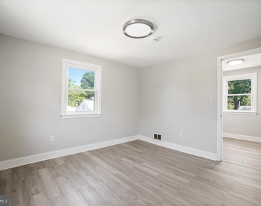 5204 Lackawanna Street - Photo Thumbnail 33