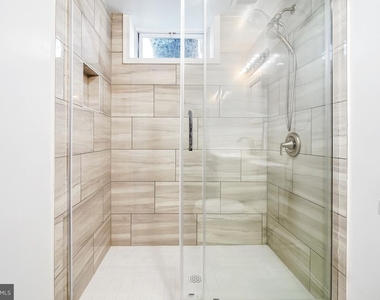 5204 Lackawanna Street - Photo Thumbnail 15