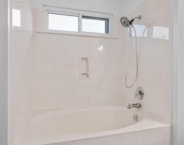 1713 Darjeeling Dr - Photo Thumbnail 18
