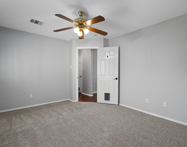 1713 Darjeeling Dr - Photo Thumbnail 13