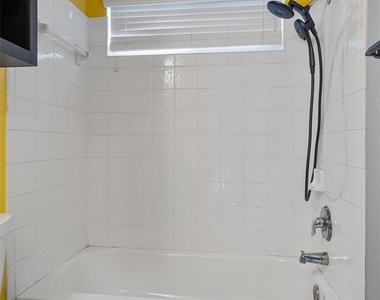 1713 Darjeeling Dr - Photo Thumbnail 24