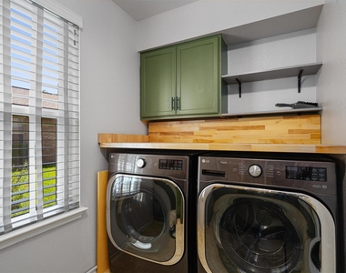 1713 Darjeeling Dr - Photo Thumbnail 11