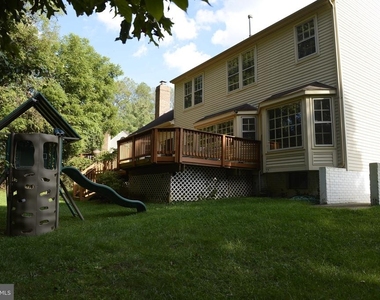 4904 Forest Creek Court - Photo Thumbnail 3