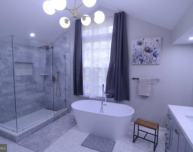 4904 Forest Creek Court - Photo Thumbnail 27