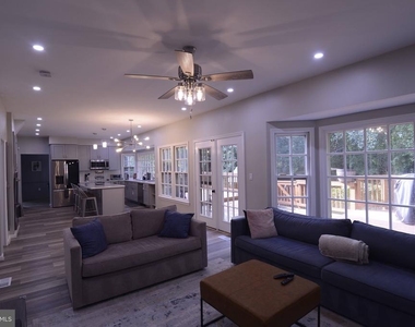 4904 Forest Creek Court - Photo Thumbnail 14