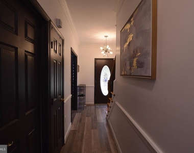 4904 Forest Creek Court - Photo Thumbnail 16