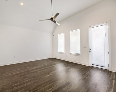 4405 Night Owl Ln - Photo Thumbnail 10