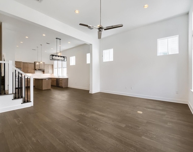 4405 Night Owl Ln - Photo Thumbnail 2