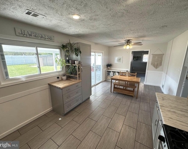 10411 Farrar Avenue - Photo Thumbnail 7