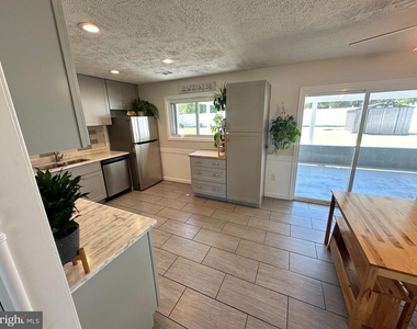 10411 Farrar Avenue - Photo Thumbnail 9