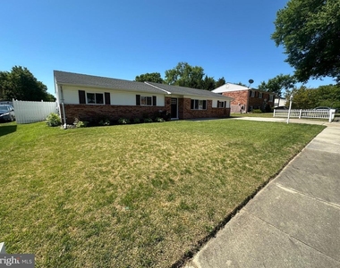 10411 Farrar Avenue - Photo Thumbnail 3