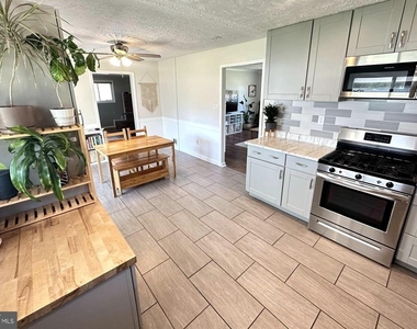 10411 Farrar Avenue - Photo Thumbnail 4
