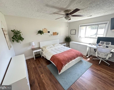 10411 Farrar Avenue - Photo Thumbnail 15