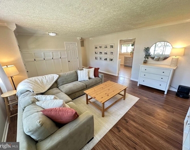 10411 Farrar Avenue - Photo Thumbnail 12