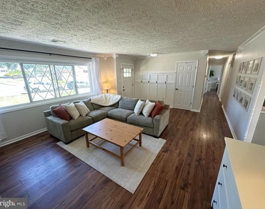 10411 Farrar Avenue - Photo Thumbnail 11