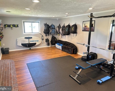 10411 Farrar Avenue - Photo Thumbnail 14