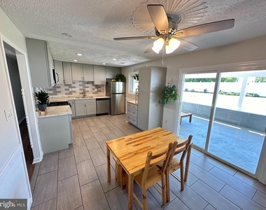 10411 Farrar Avenue - Photo Thumbnail 5