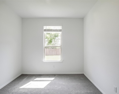 812 Black Alder St - Photo Thumbnail 20