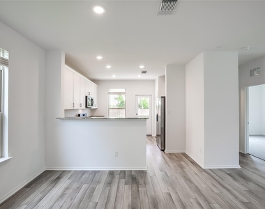 812 Black Alder St - Photo Thumbnail 9