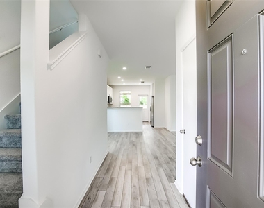 812 Black Alder St - Photo Thumbnail 3