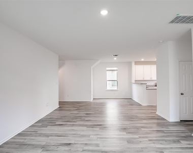 812 Black Alder St - Photo Thumbnail 11