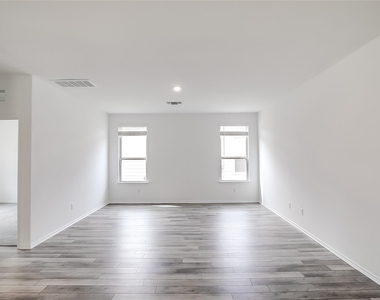 812 Black Alder St - Photo Thumbnail 4
