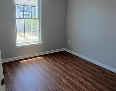 12902 Woods View Street - Photo Thumbnail 8