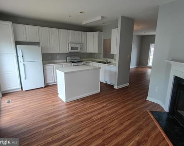 12902 Woods View Street - Photo Thumbnail 2