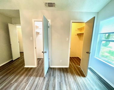 13504 Lois Ln - Photo Thumbnail 2
