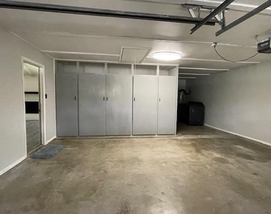 13504 Lois Ln - Photo Thumbnail 6