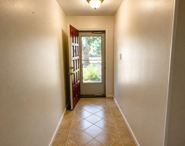 13504 Lois Ln - Photo Thumbnail 12