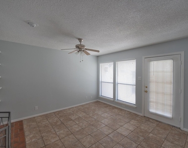 2110 Rio Grande St - Photo Thumbnail 3