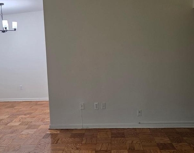 10424 Rockville Pike - Photo Thumbnail 8