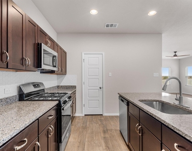 110 Keltic Dr - Photo Thumbnail 11