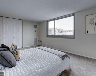 4601 N Park Avenue N - Photo Thumbnail 6
